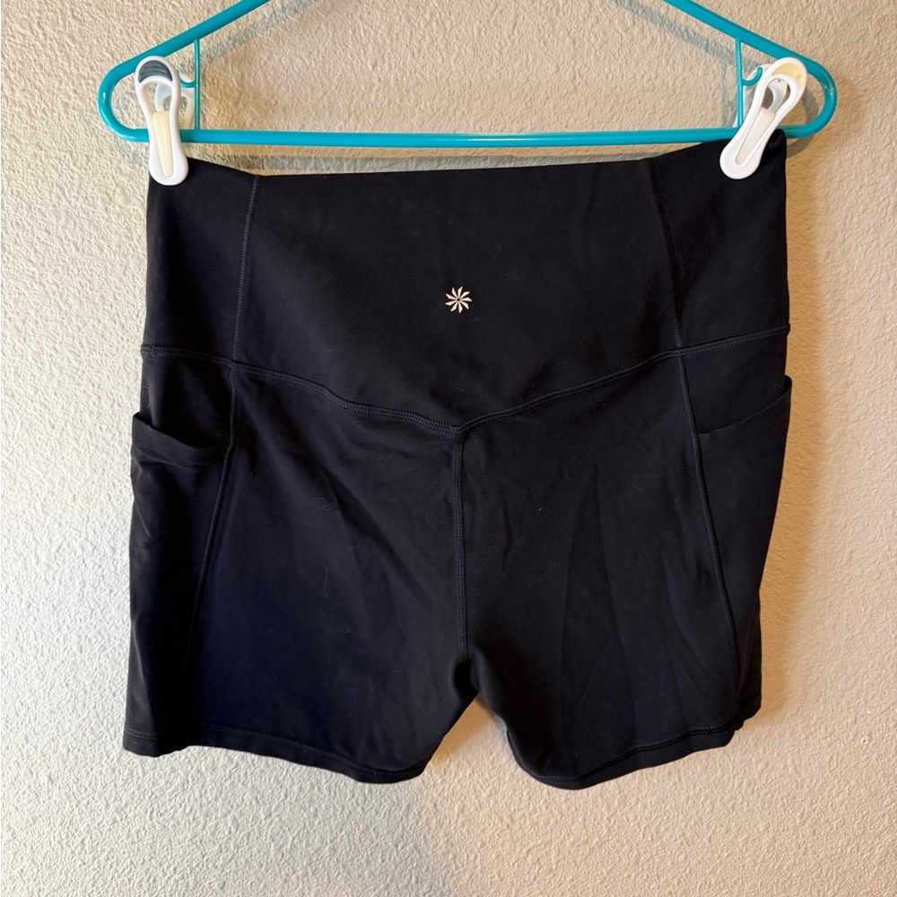 Athleta Salutation Black Women's Bike Shorts w/ Pockets - Size L - Picture 2 of 3